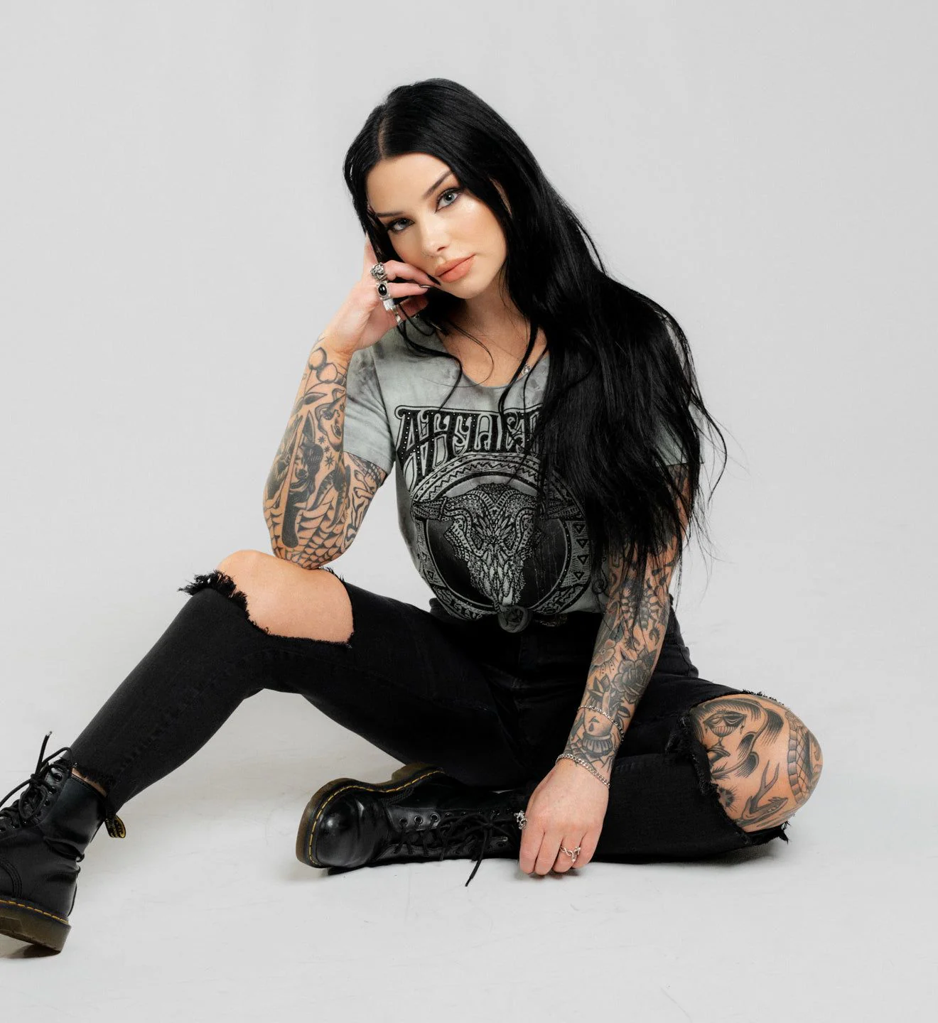 Roam Unknown Tee - Image 5