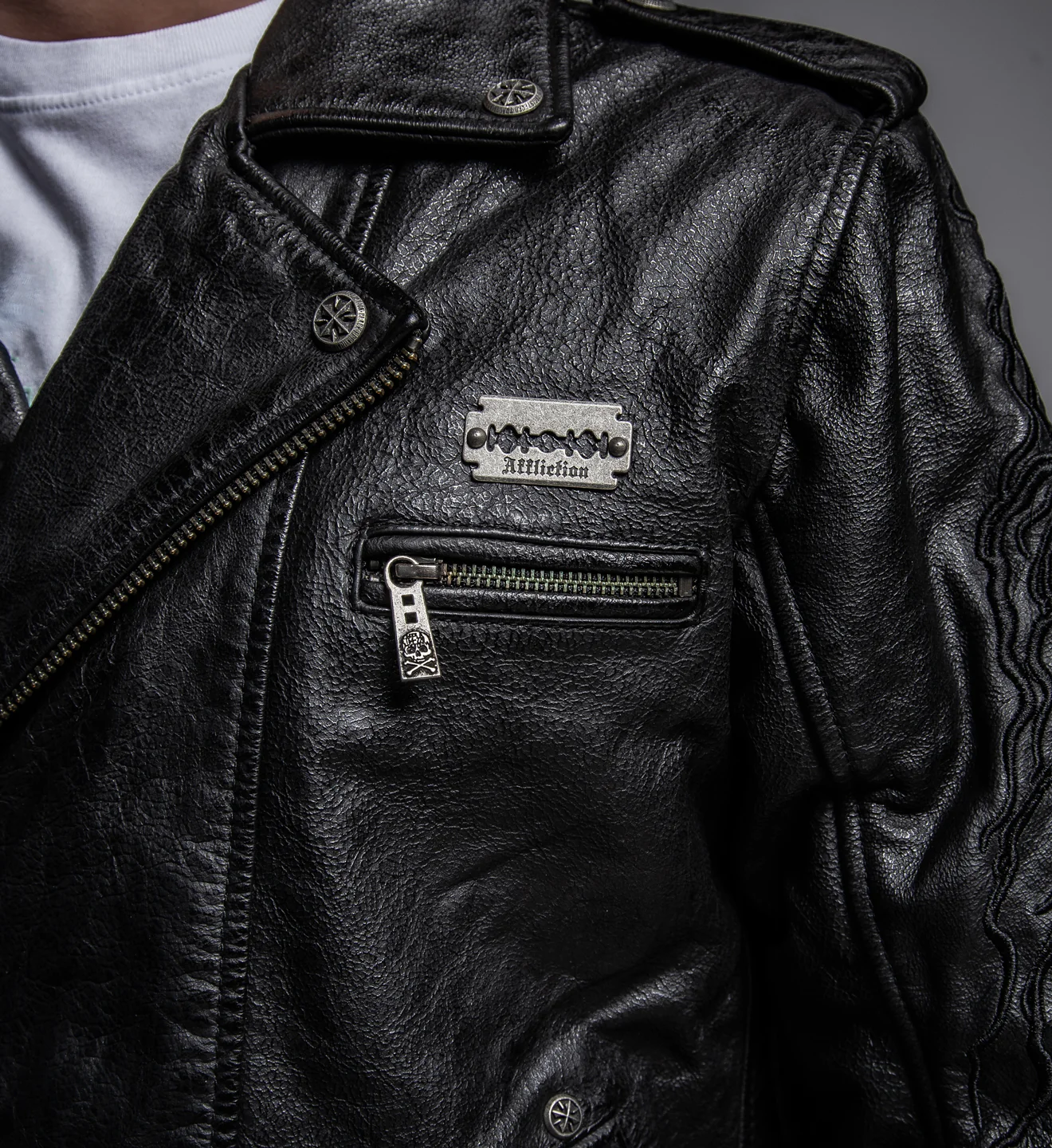 Screaming Roots Jacket - Image 9
